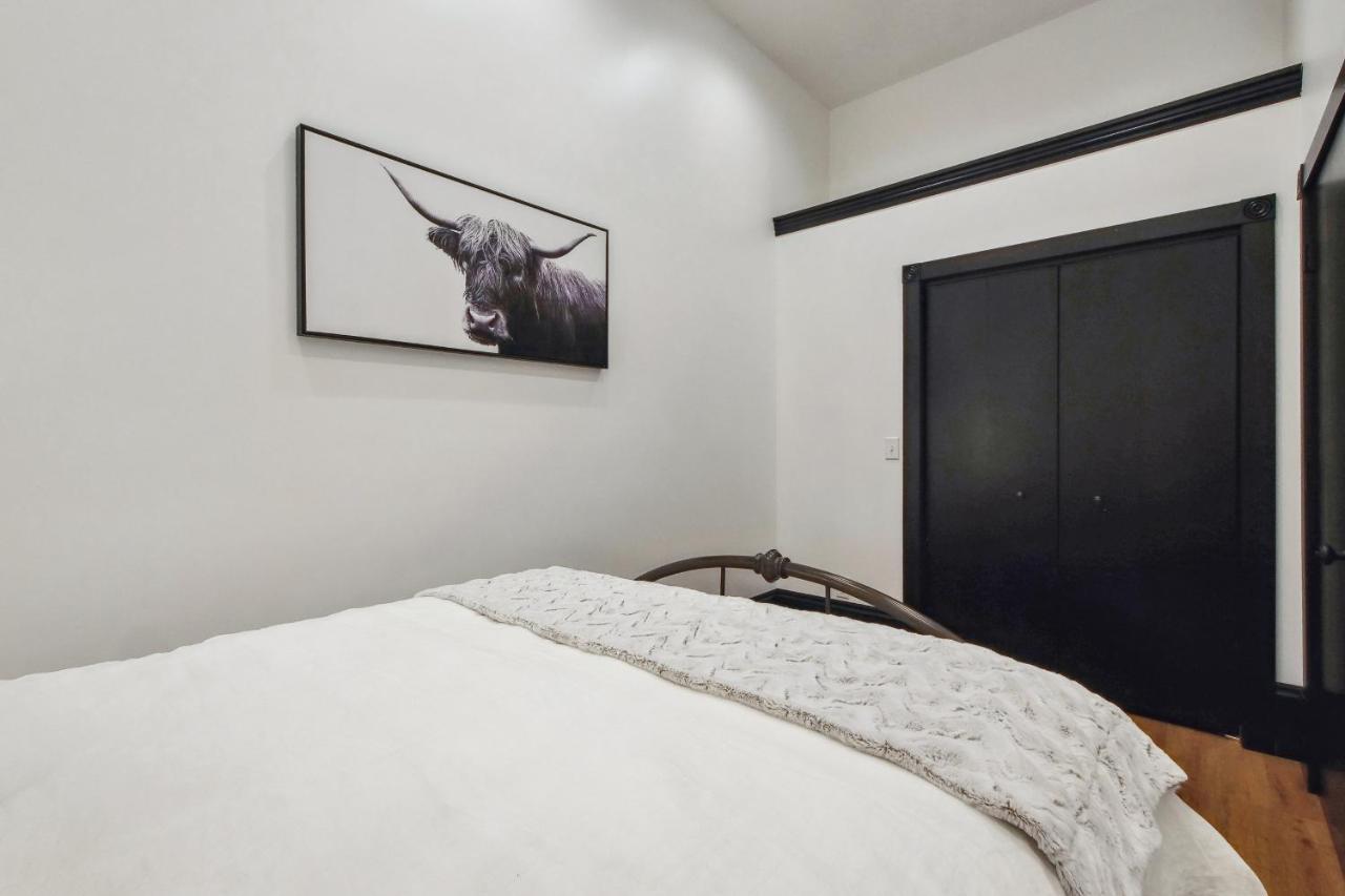 Sleek Millersburg Apartment In Downtown! Luaran gambar