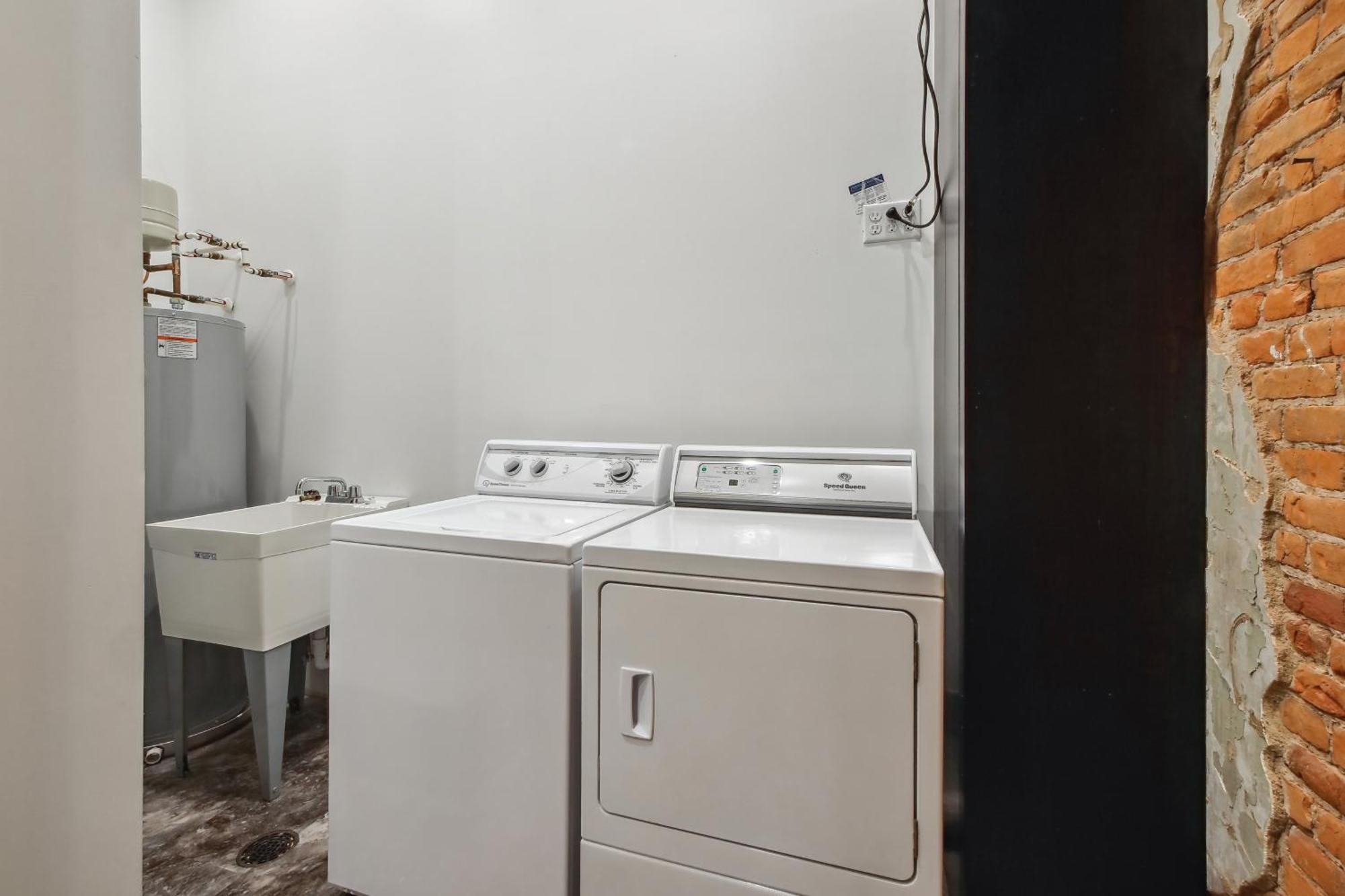 Sleek Millersburg Apartment In Downtown! Luaran gambar